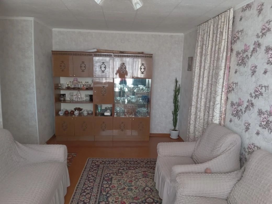 Срочно продам 4-х комнатную квартиру