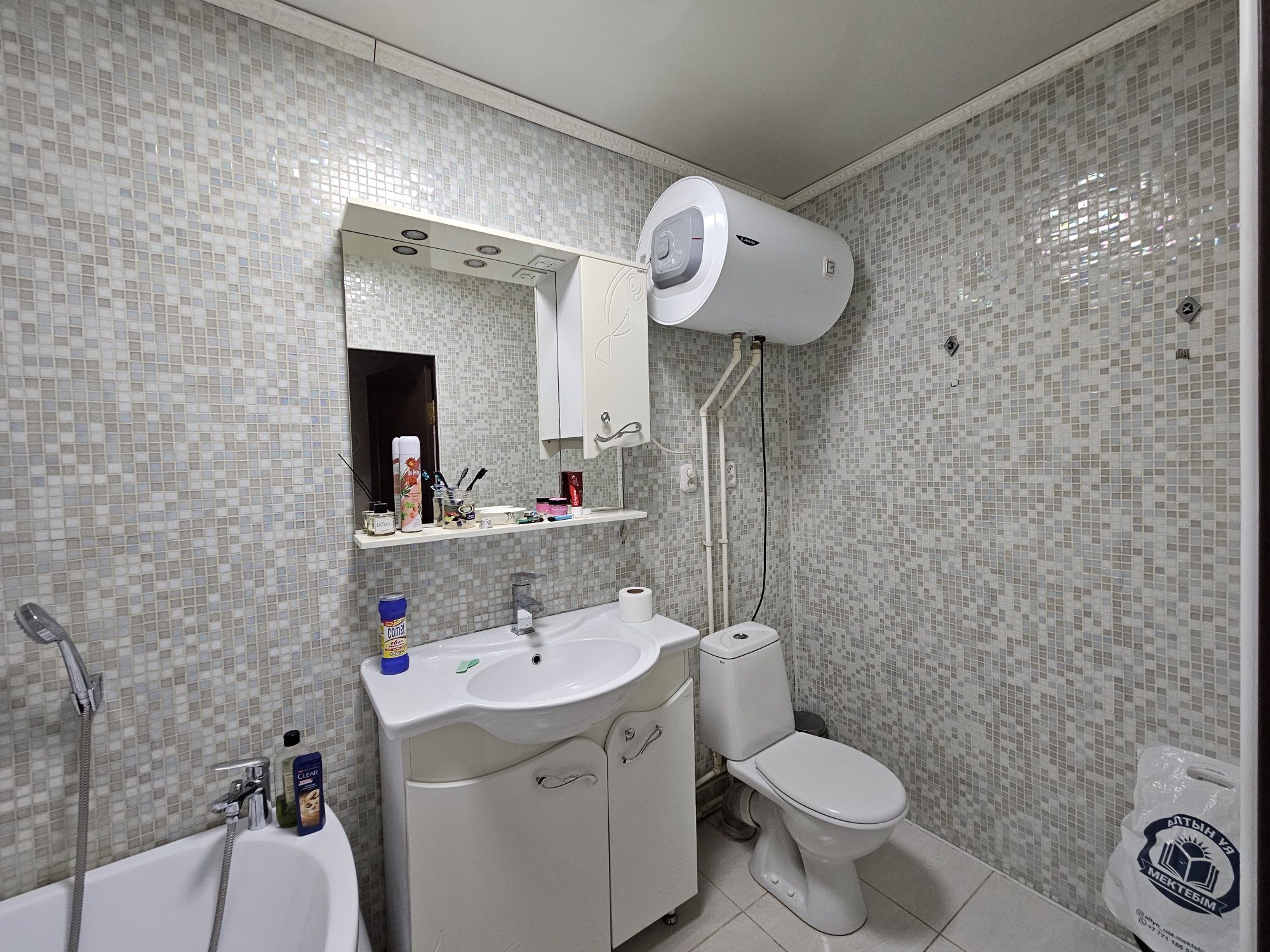 2 к. Город. Продаю двухкомнатную квартиру на просп. Назарбаева, дом 54