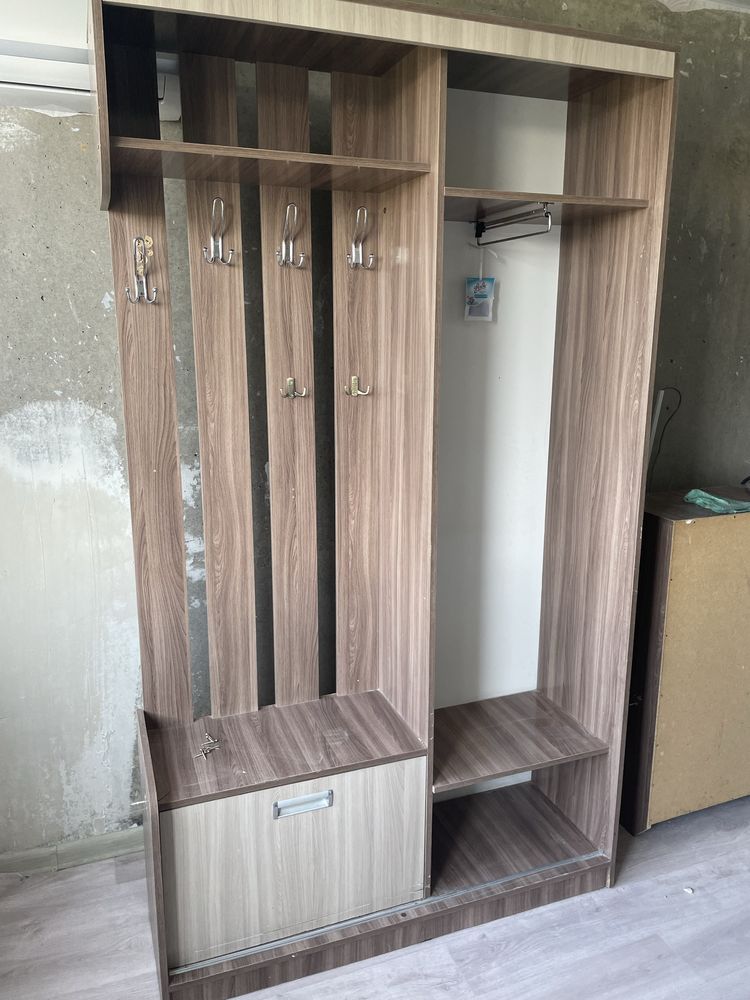 Продам прихожую