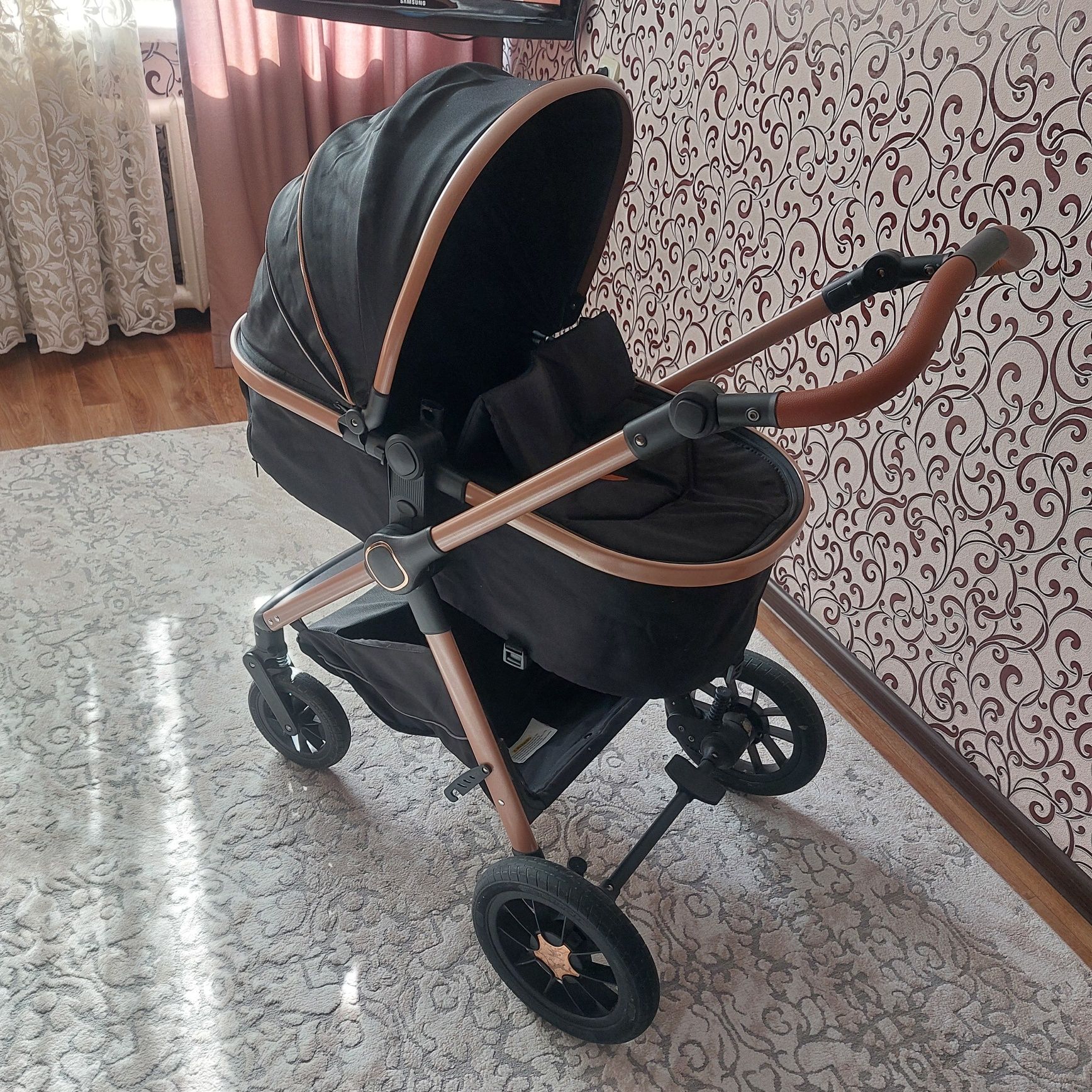 Коляска, манеж, шезлонг 2шт, ванна 2 шт.