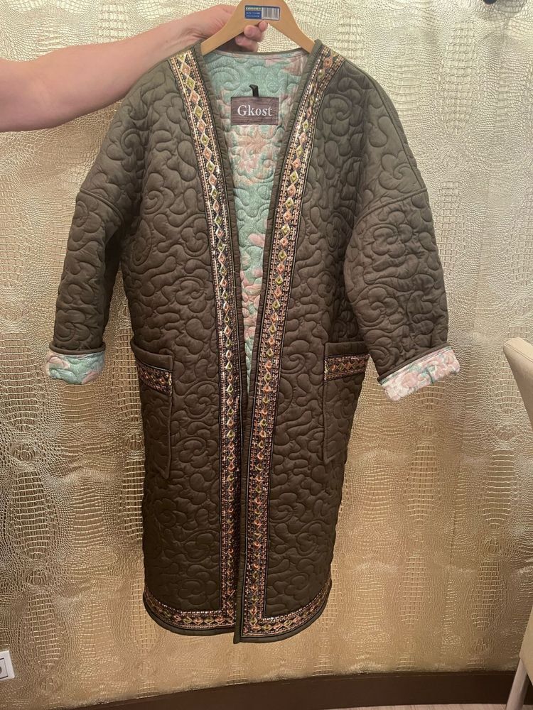 Продам женский камзол,чапан,жилетку.