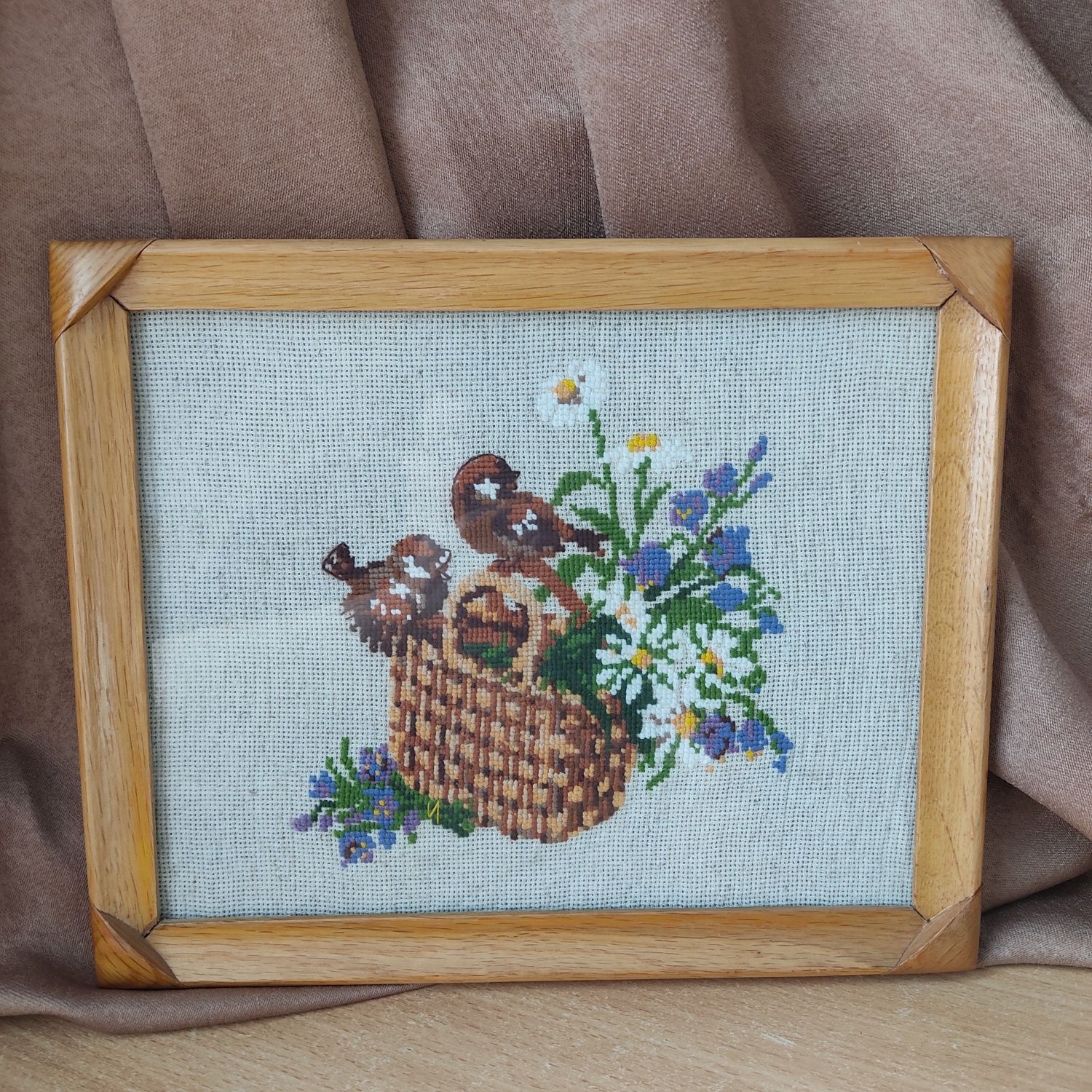 Продам вышивку в рамке