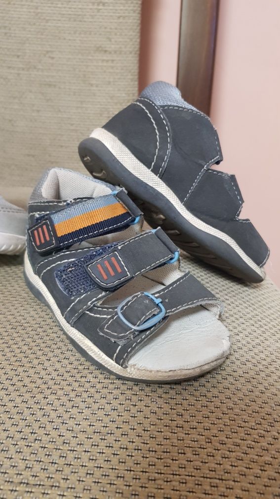 Кроссовочки Lc Waikiki 21 р и сандалии Bobbi shoes 22р