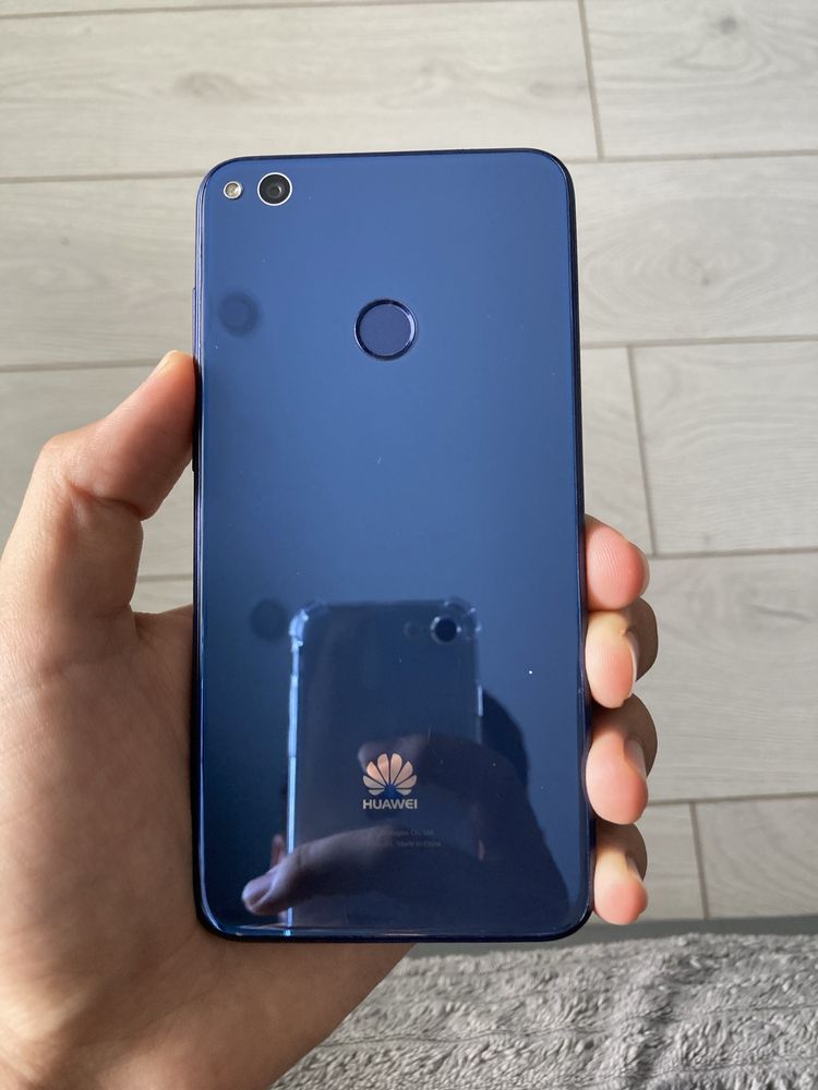 Самсунг а8 плюс Huawei Pi 8 lite 2017