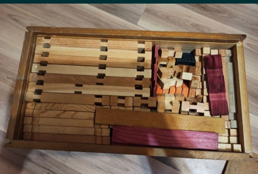 Продам игрушки, конструкторы деревянные,музыкальные игрушки