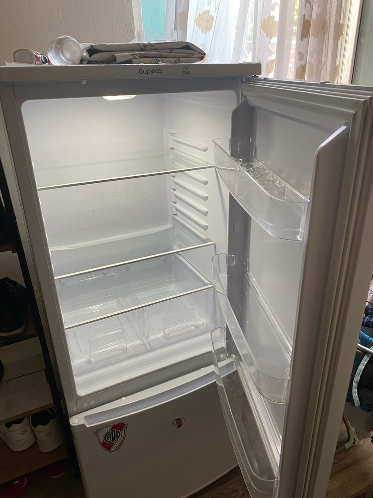 Продам холодильник