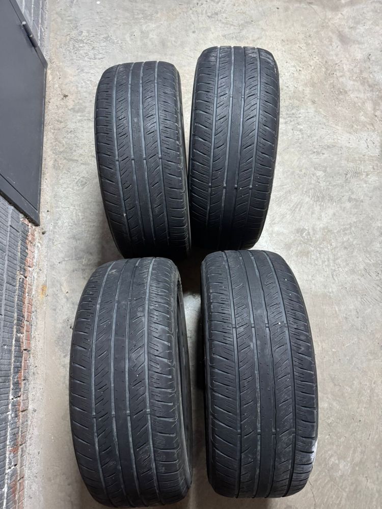 Продам комплект шин
