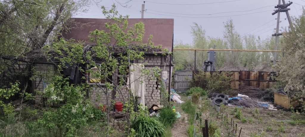 Дачный домик с участком.