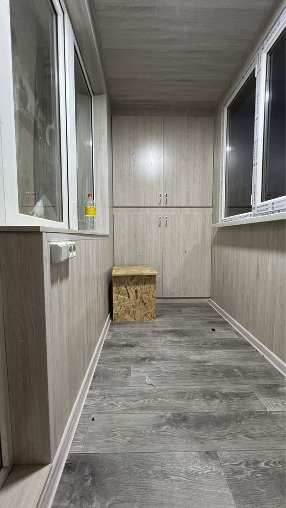 Балкон под ключ. Окна, шкафы, откосы. Остекление балкона