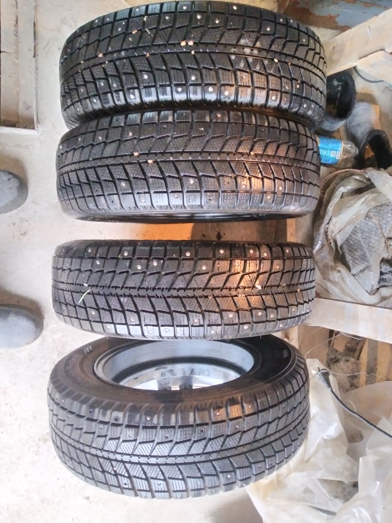 Диски R14 5*100 с резиной зимней (шипы)