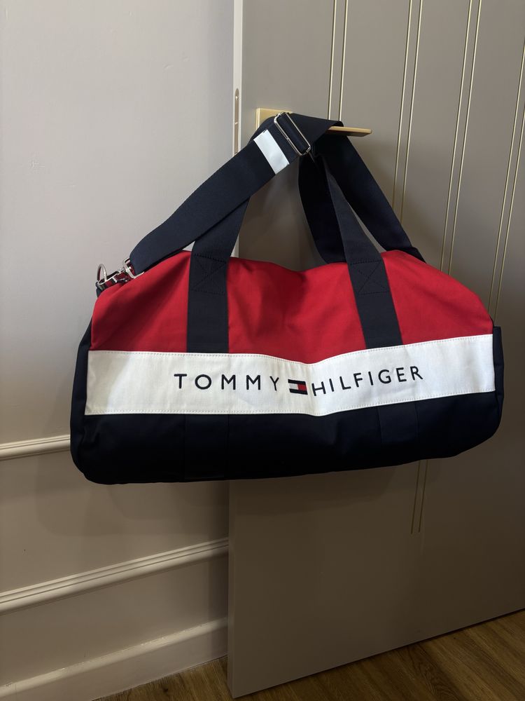 Сумка спортивная tommy hilfiger