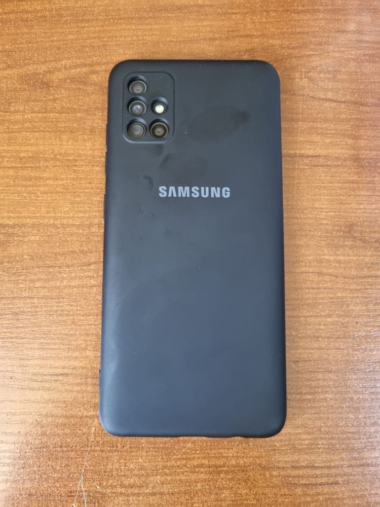 Телефон Samsung A51, наушники Galaxy Buds+