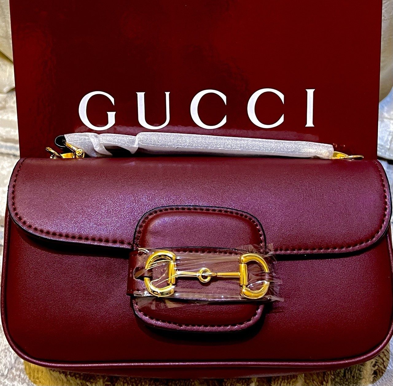 Люкс‑копия брендовой сумки (Chanel, Louis Vuitton, Gucci, Dior