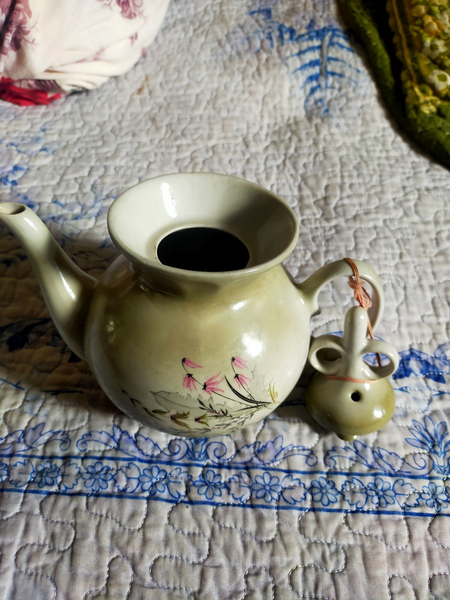 Продам- Чайник заворной.