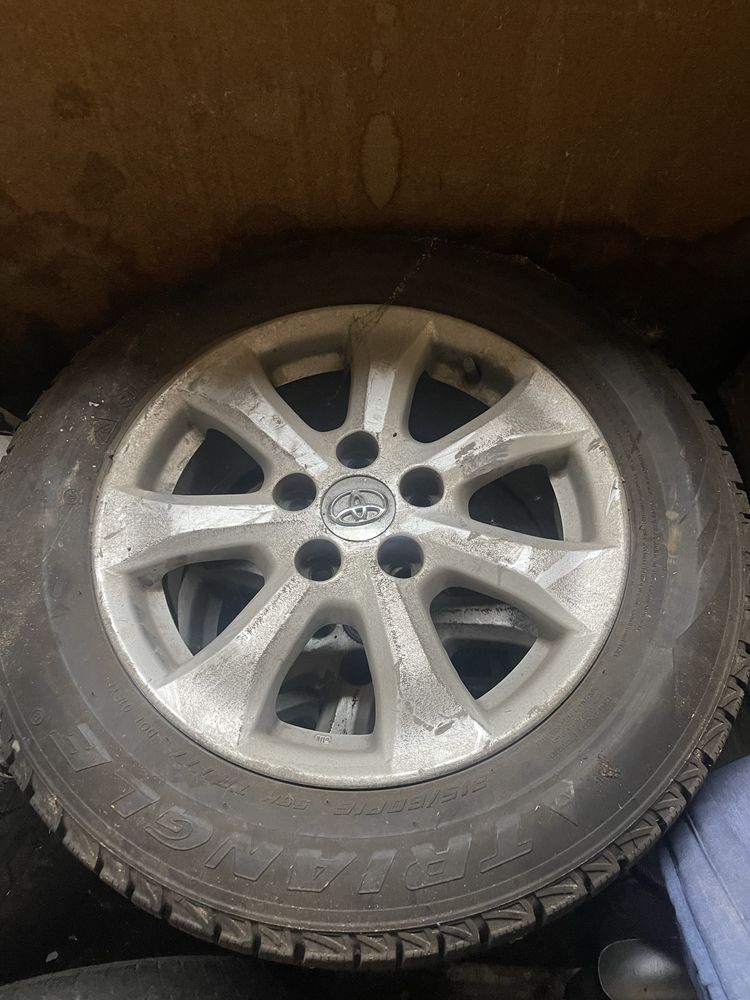 Диски вместе с шинами 215/60/R16 и 225/65/R17