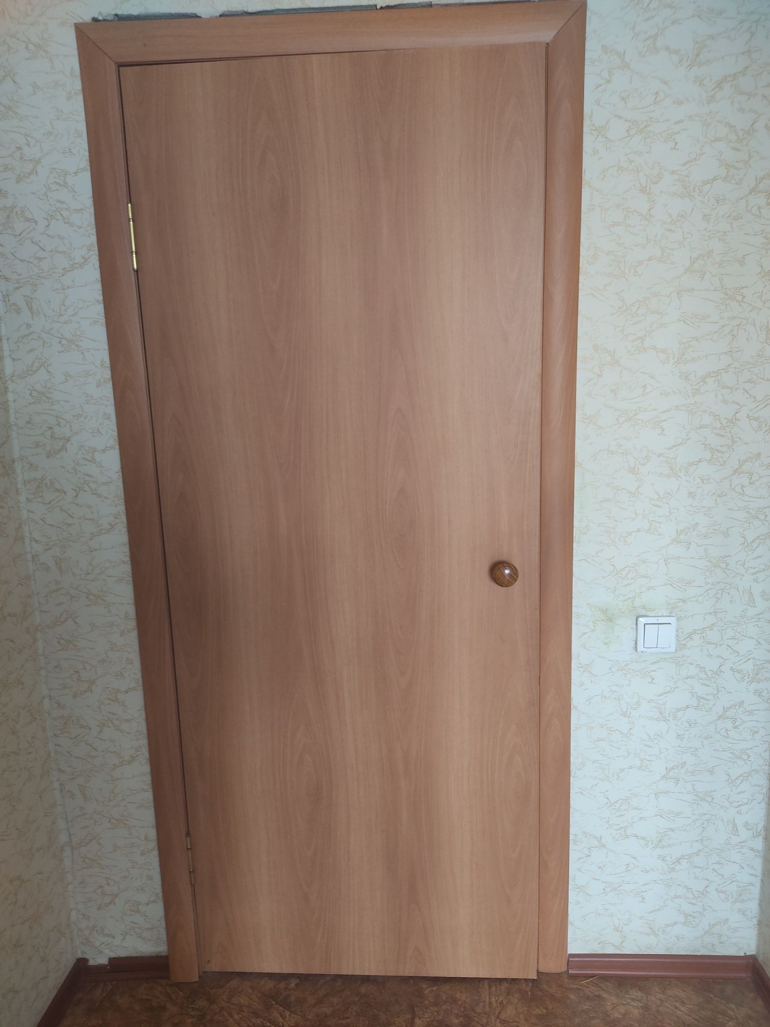 Продам межкомнатные двери б/у 5 штук
