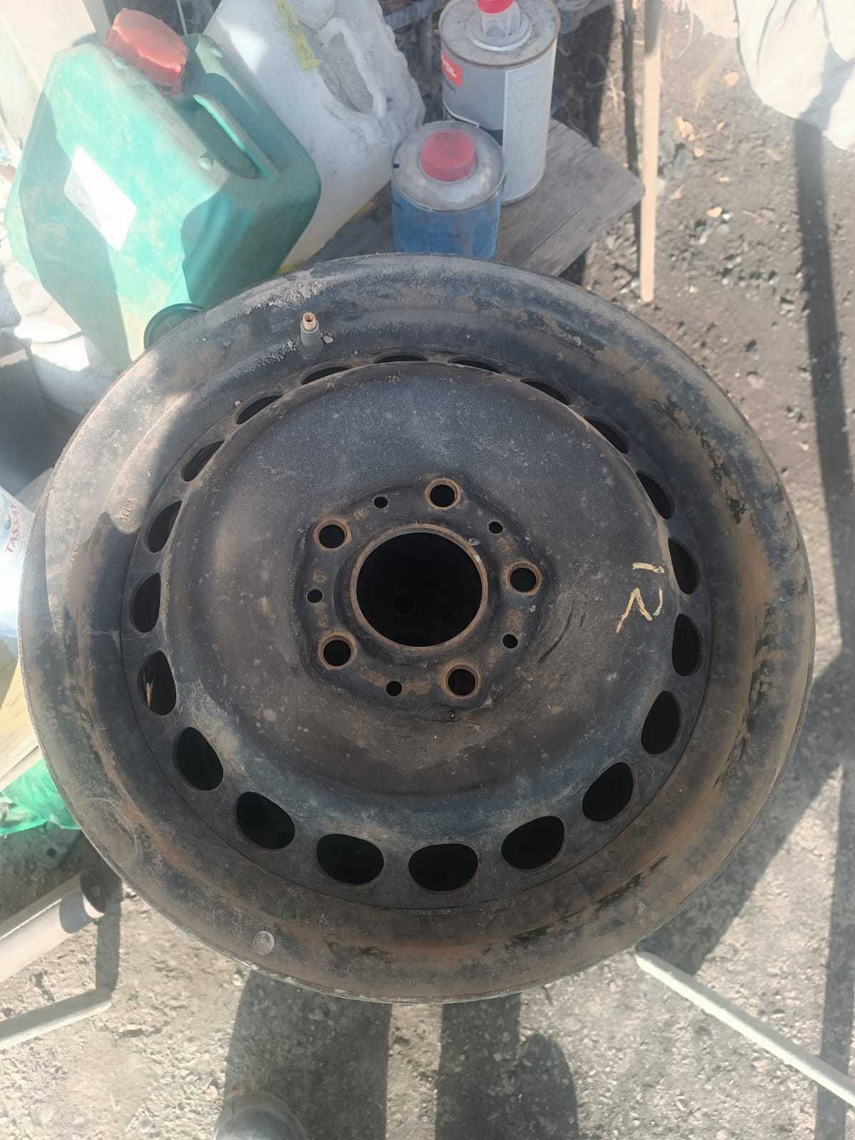 Комплект железных дисков на BMW E36 6Jx15 PCD 5*120 ET42 d72.6