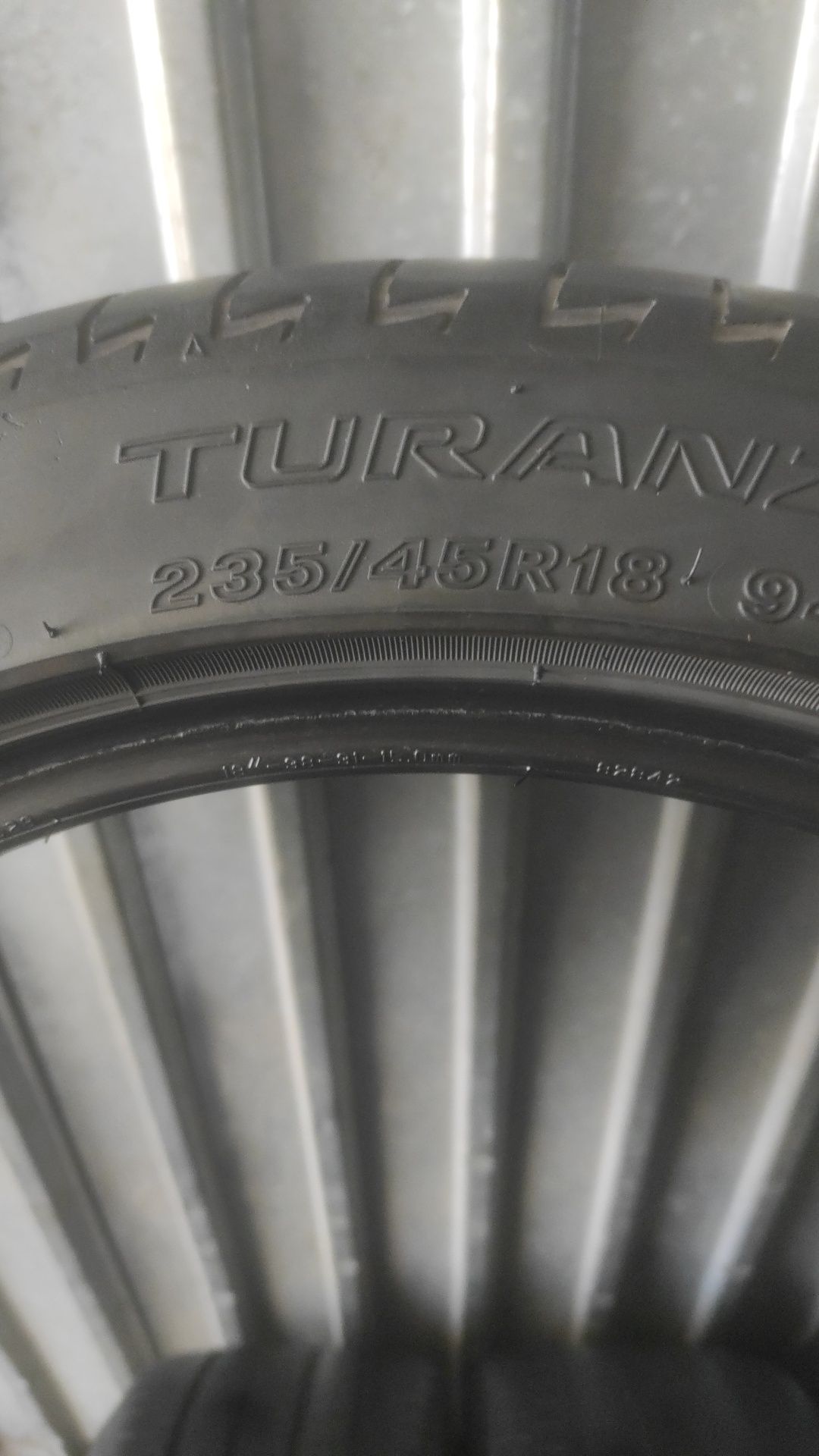 235/45R18 Bridgestone