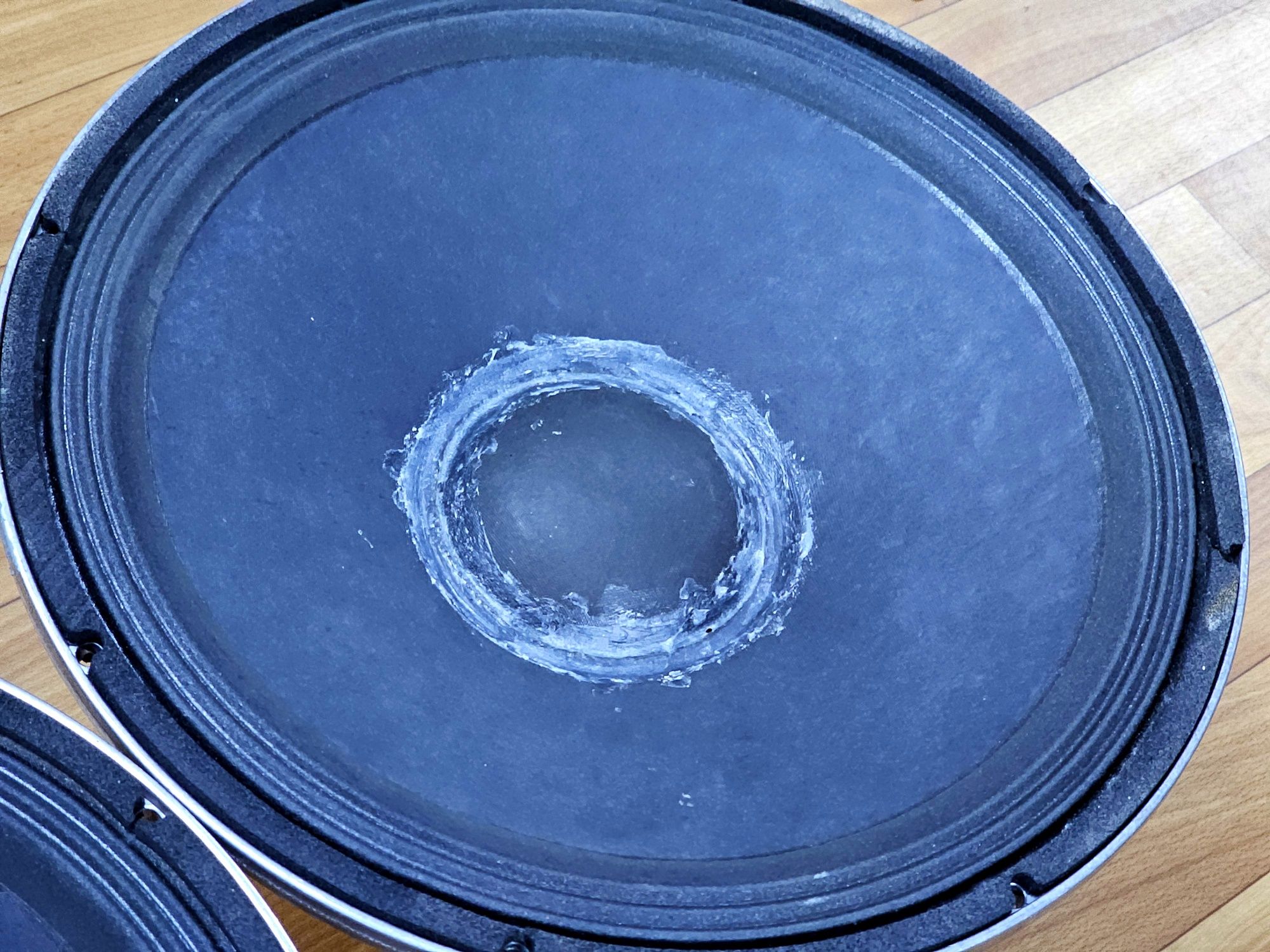 15-дюймовые неодимовые динамики JBL 265F-1