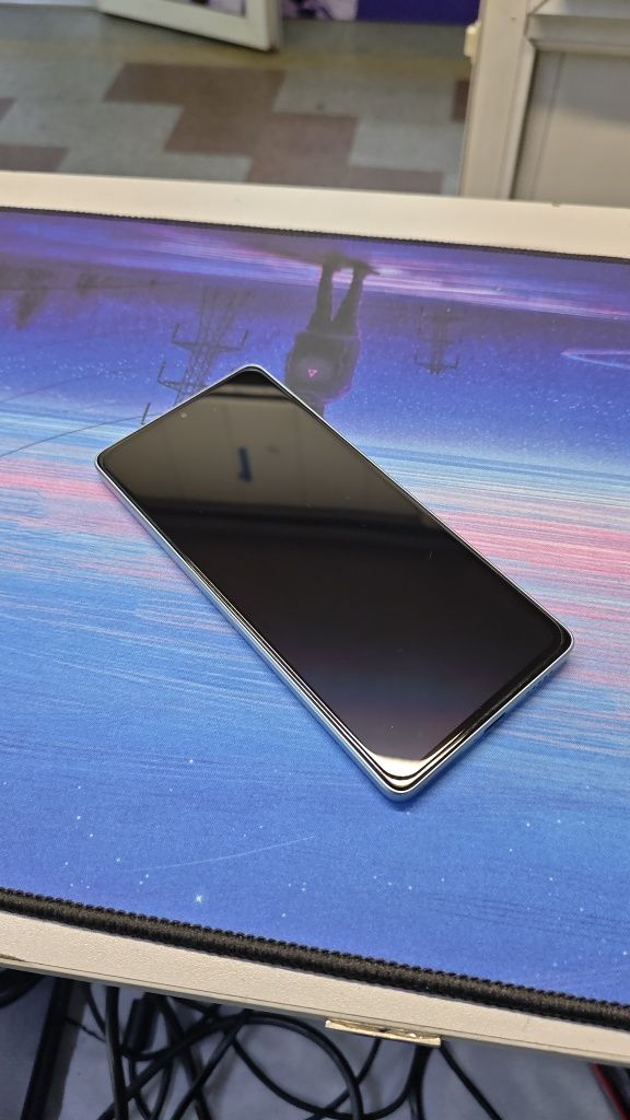 Телефон Poco F 5