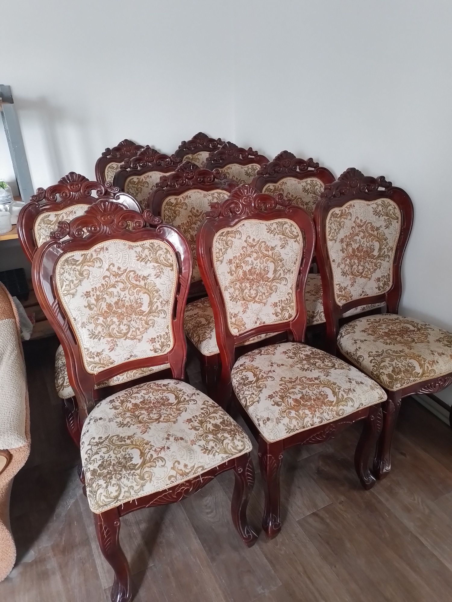 Стулья для гостинной