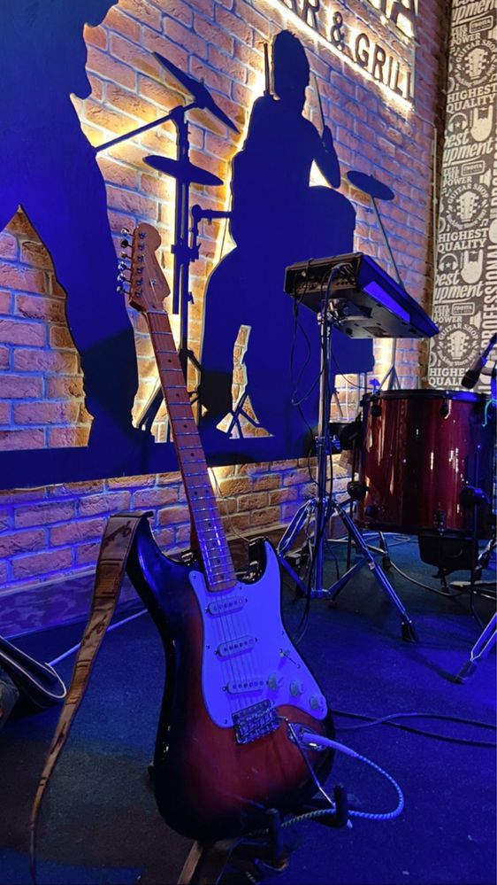 Fender Stratocaster Продам срочно!