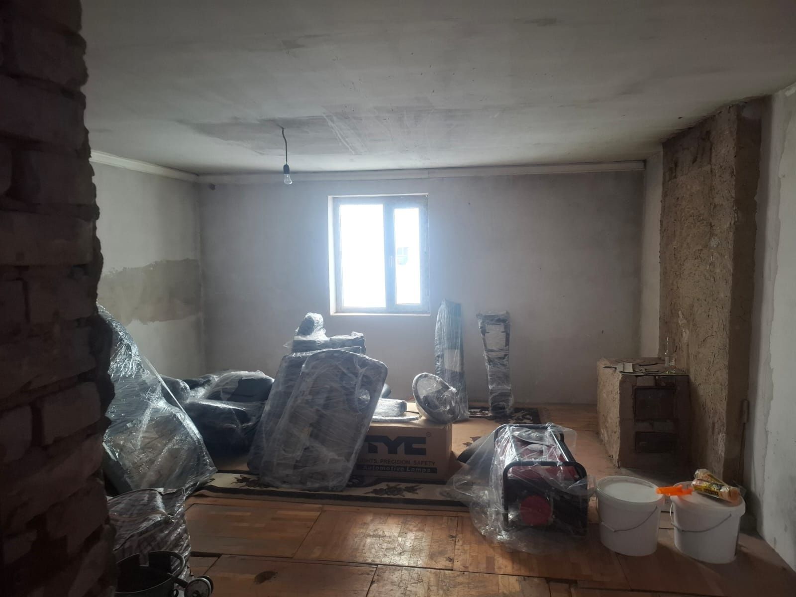 Продам недостроенный дом с участком