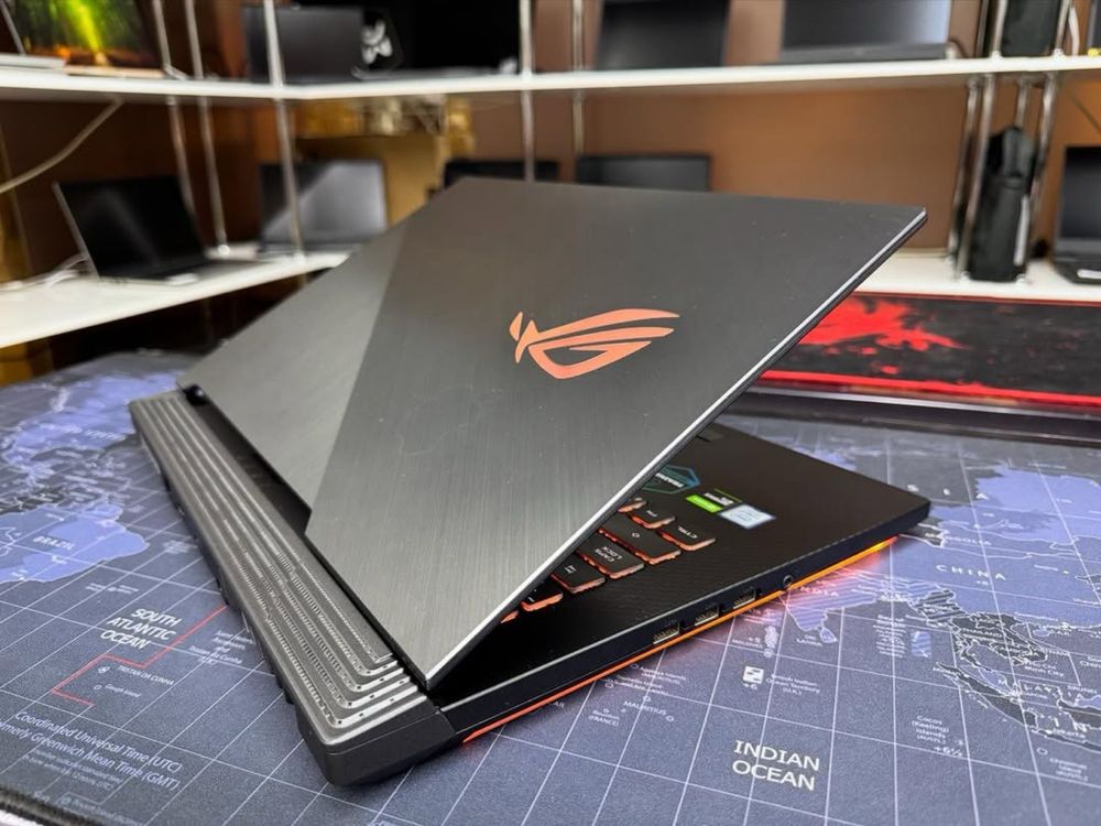 Ноутбук Asus ROG Strix Scar 3 Core i7-9|16Gb|SSD256|HDD1Tb|GTX1660Ti