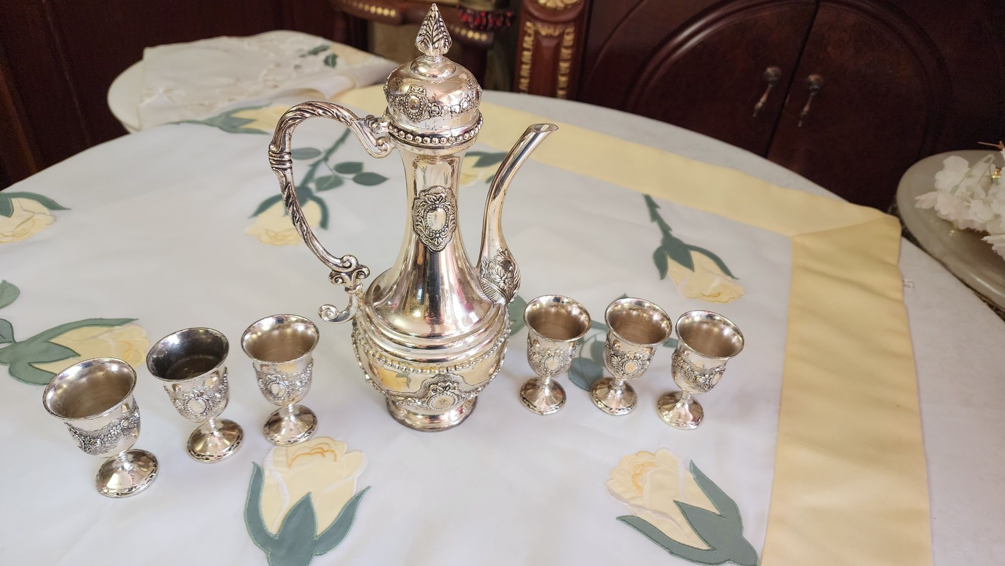 Мельхиоровый набор кувшин и рюмки