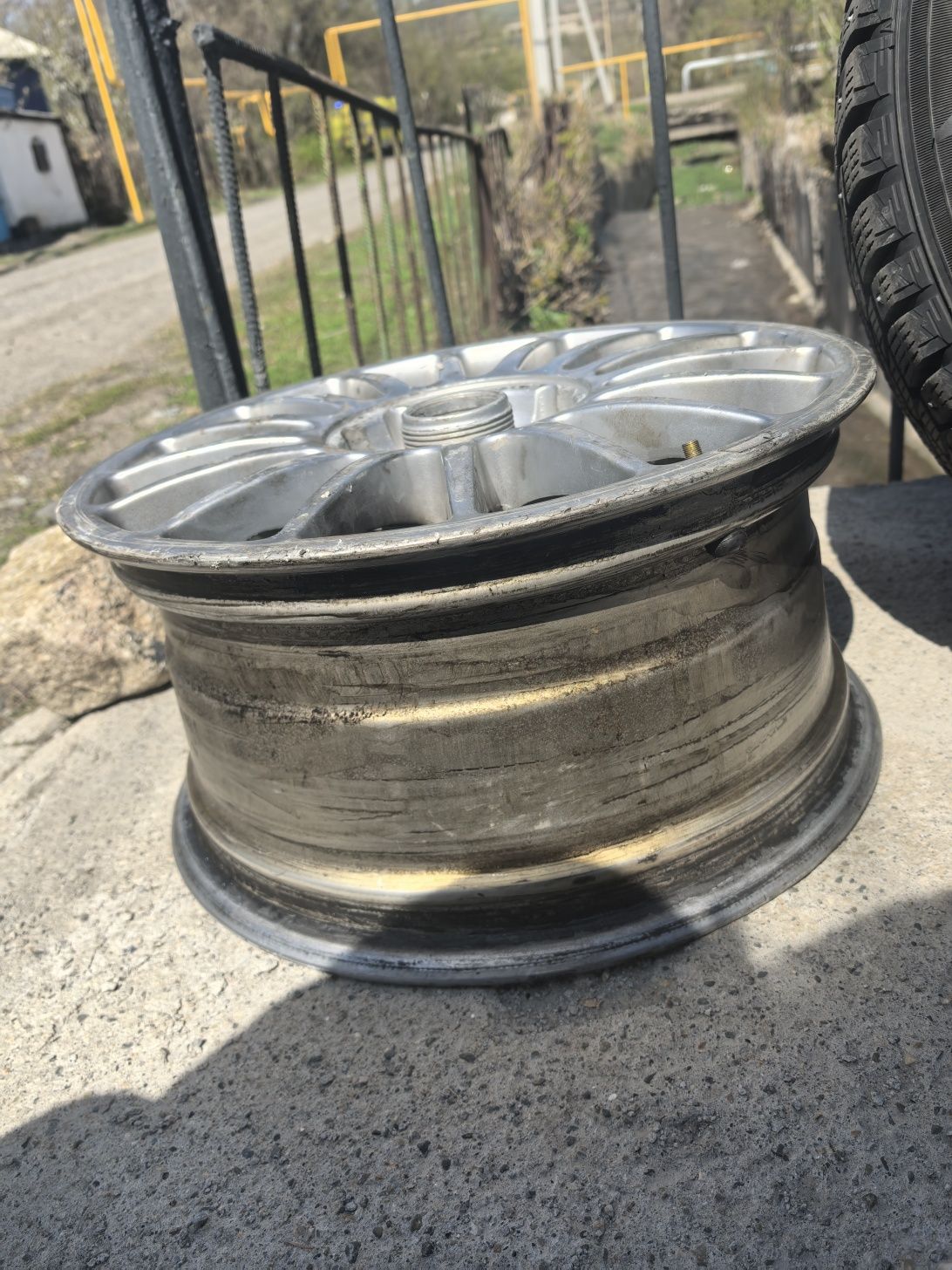 Продам диски R16 и резина R15