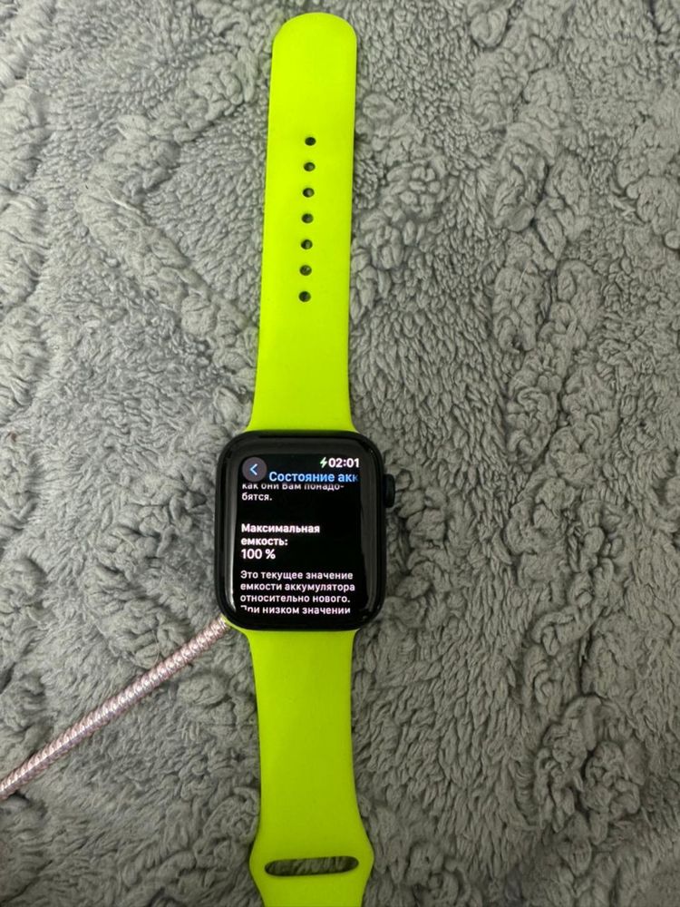 Продам Apple watch se 44