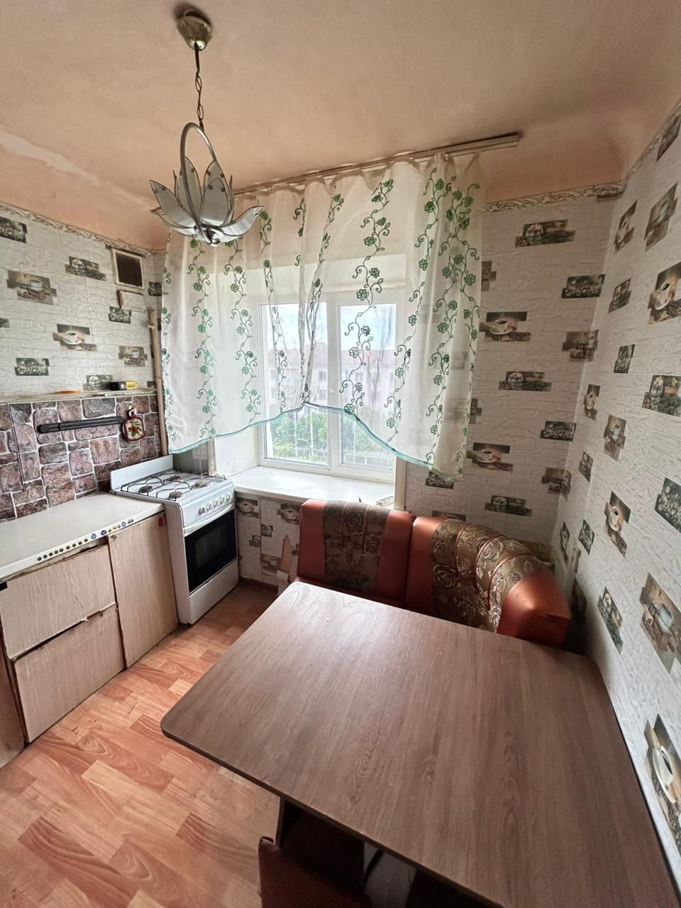 Продам полноценную 1 комнатную квартиру в районе ТД Алатау,16 школа.