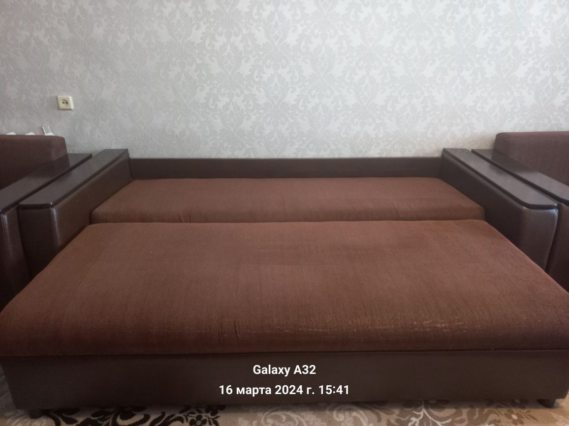 Срочно продам мягкую мебель 3+2+1.