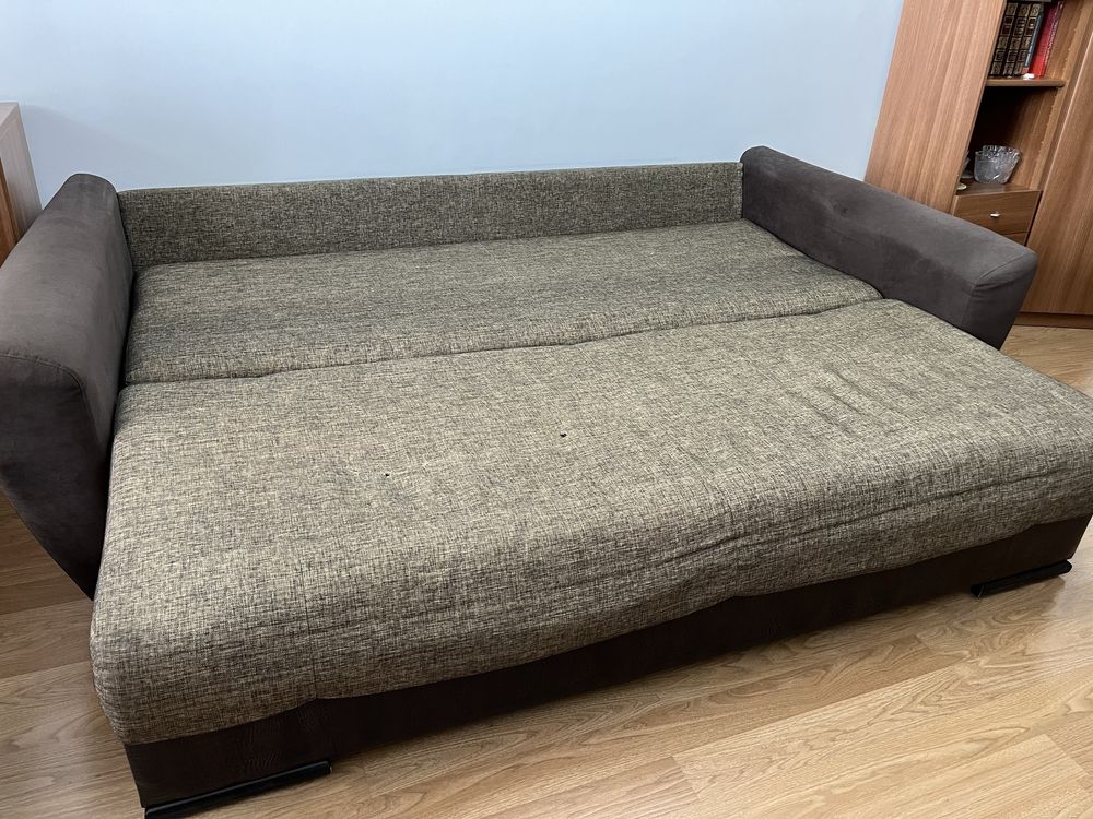 Продается диван. В в разобранном состоянии. В хорошем качестве каркаса