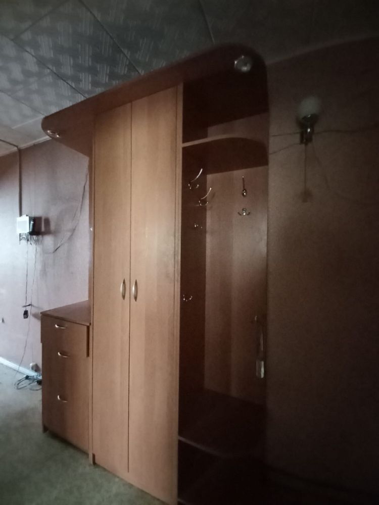 Шкафчики разные…….