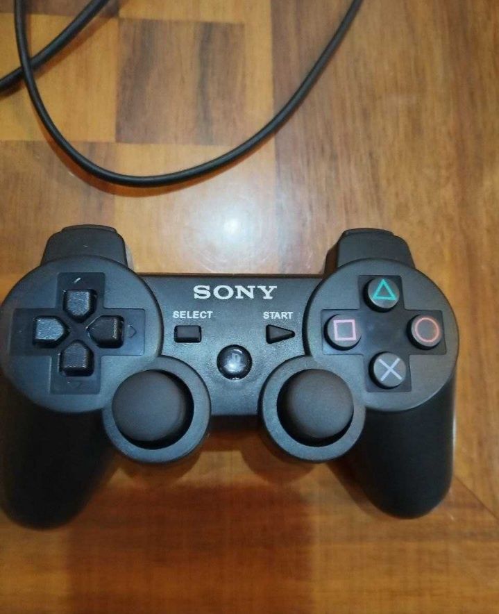Продаю игровую приставку рс3