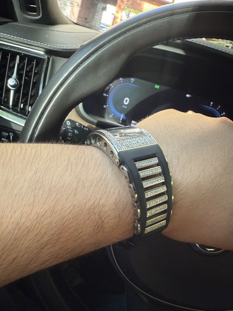 Часы Jorg Hysek Diamond Chronograph