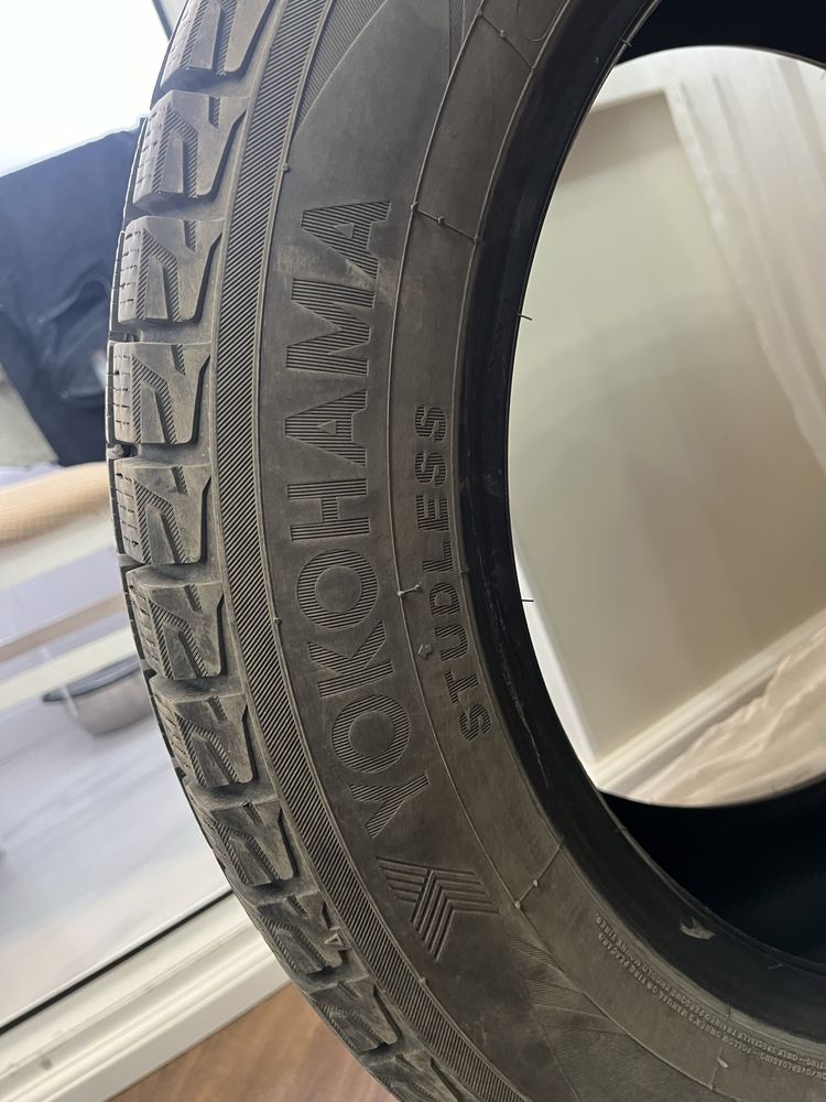Продам зимнюю резину yokohama ice guard липучка в отдичном состоянии