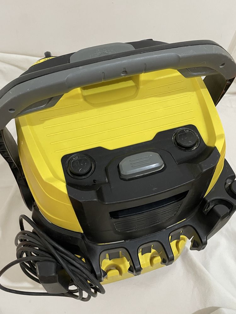 Пылесос Karcher WD 3 Premium желтый