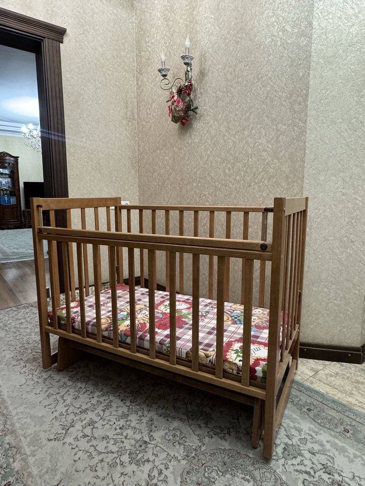 Детская кровать в отличном состояний