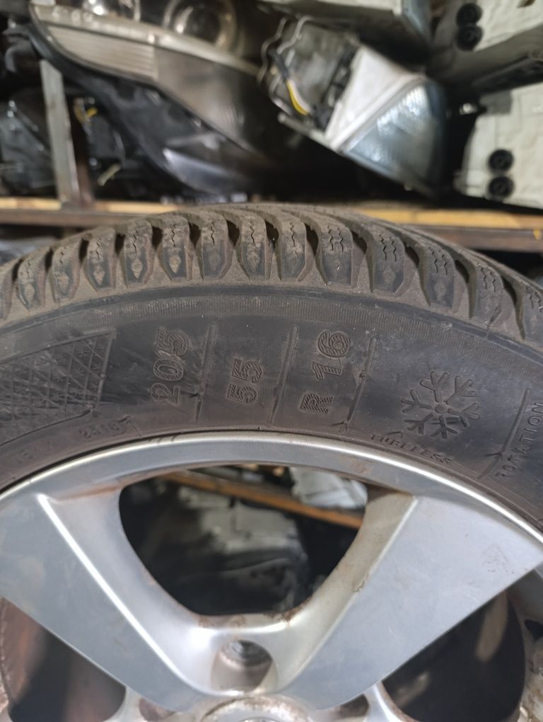 Диски л.п R16 с резиной на Мазду 5*114.3