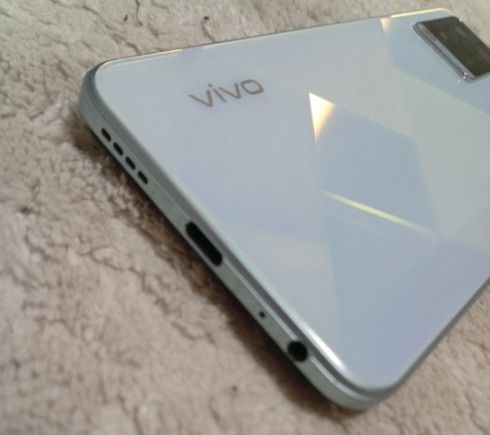 Vivo Y21 смартфон