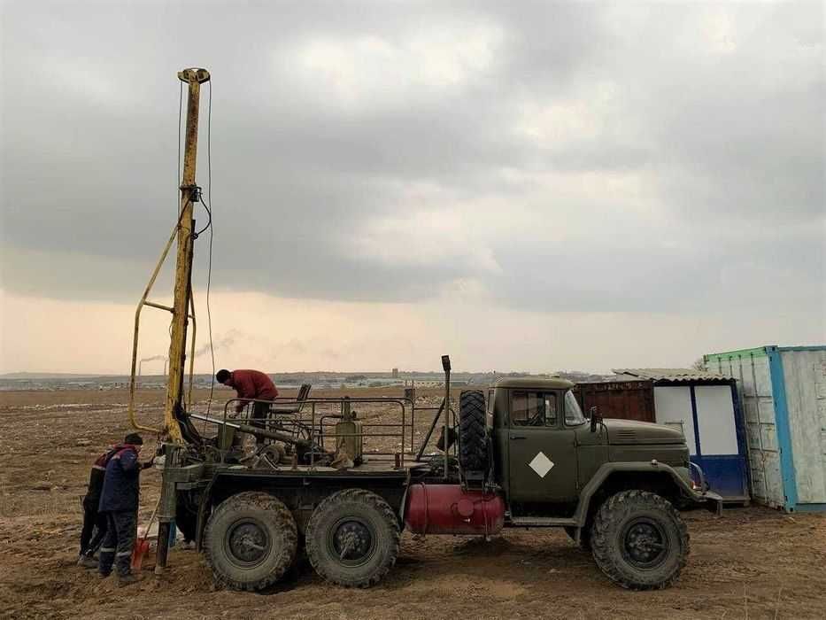 Ямобур ЗИЛ-131 базасындағы бұрғы