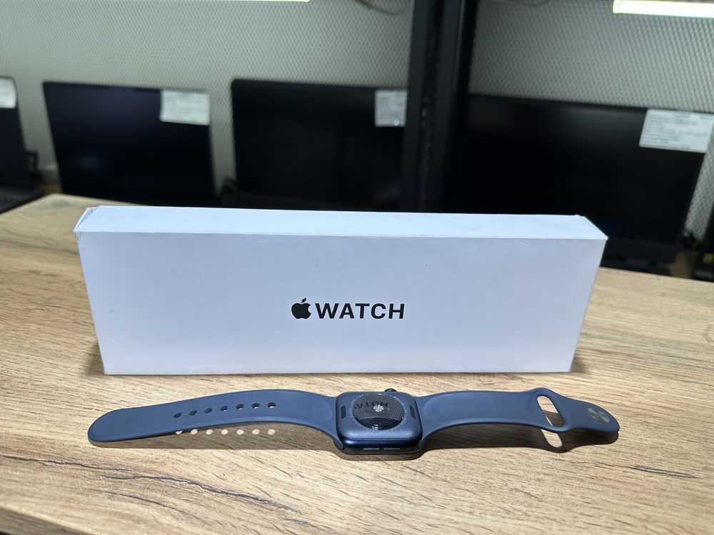 Apple Watch SE Gen 2, 40 mm, заблокированы, 9826/А10