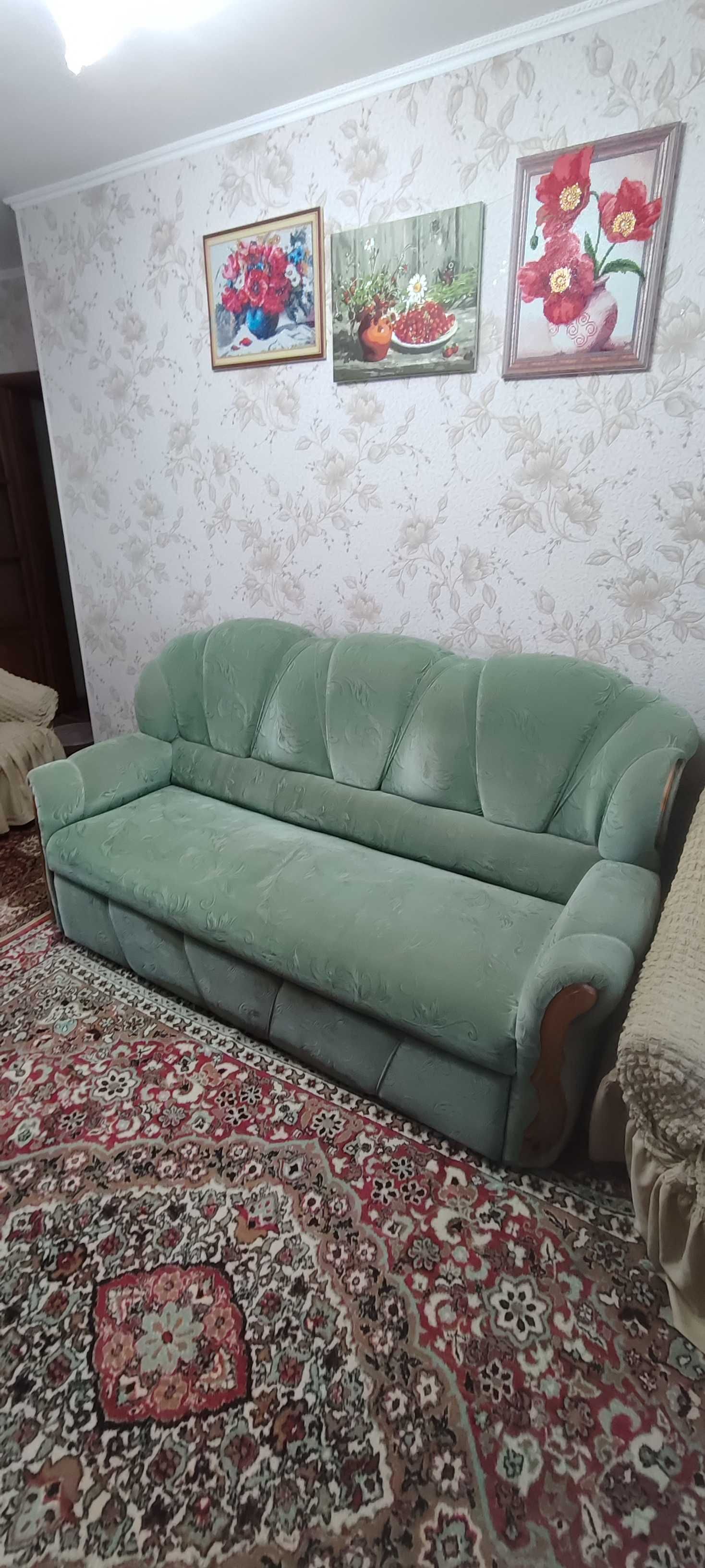 Диван раскладной. 210 см.