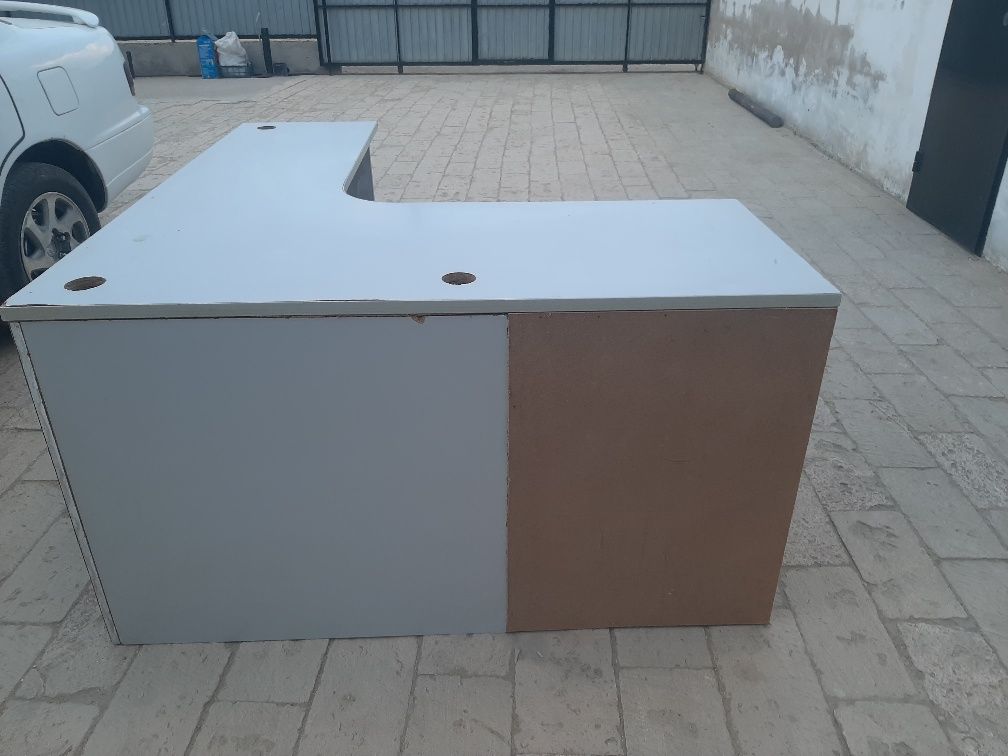 Стол и угловые столы