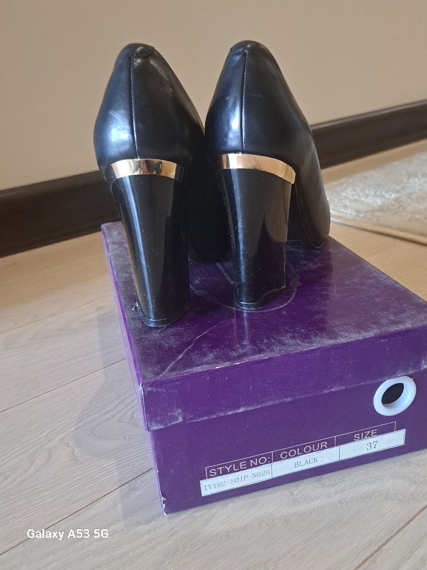 Продам туфли 37 Sasha Fabini оригинал