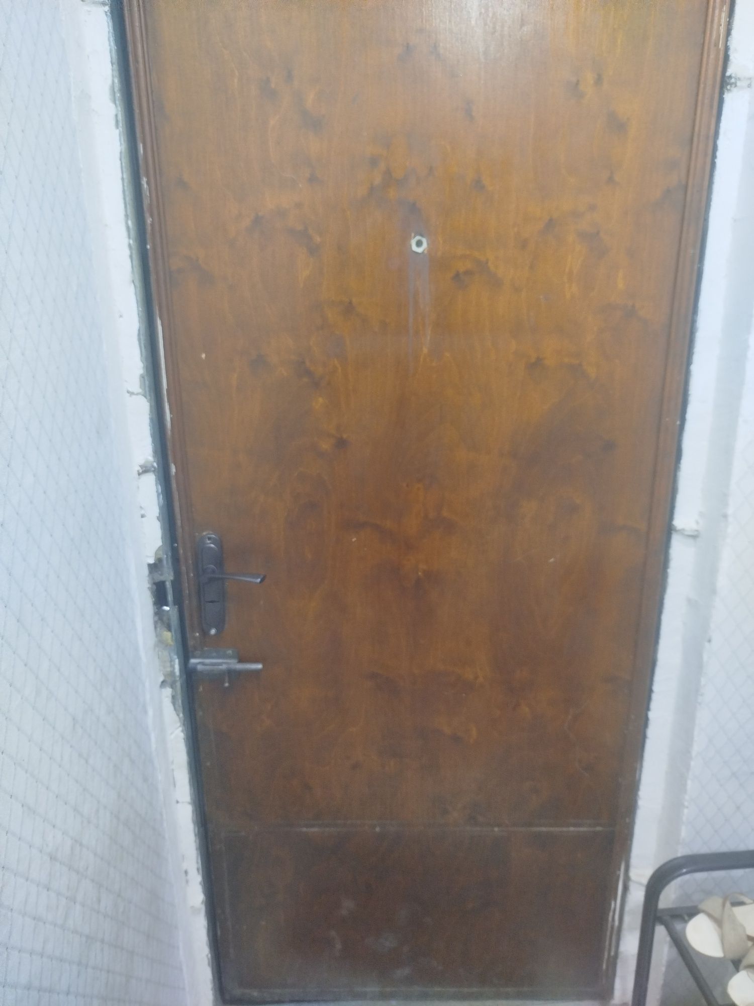 Продам двер металическую