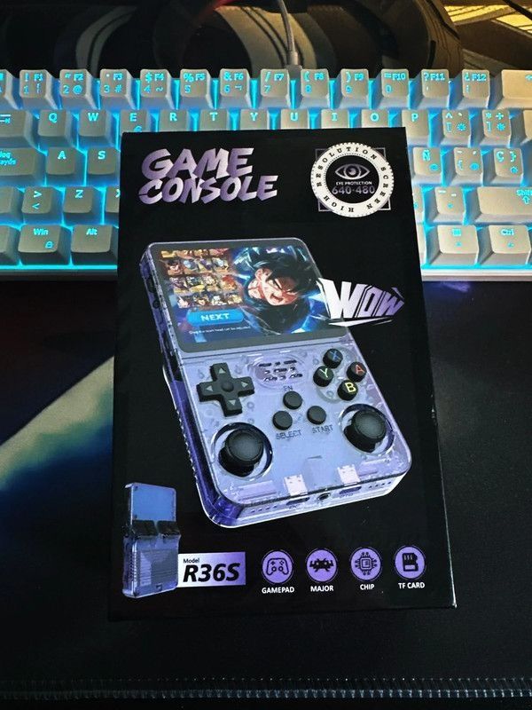 Ретро портативная игровая консоль