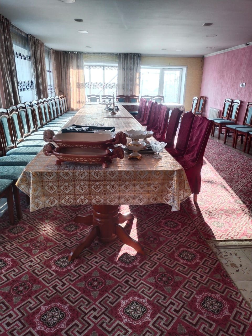 Продам котедж в 4 уровнях с бонкетным залом